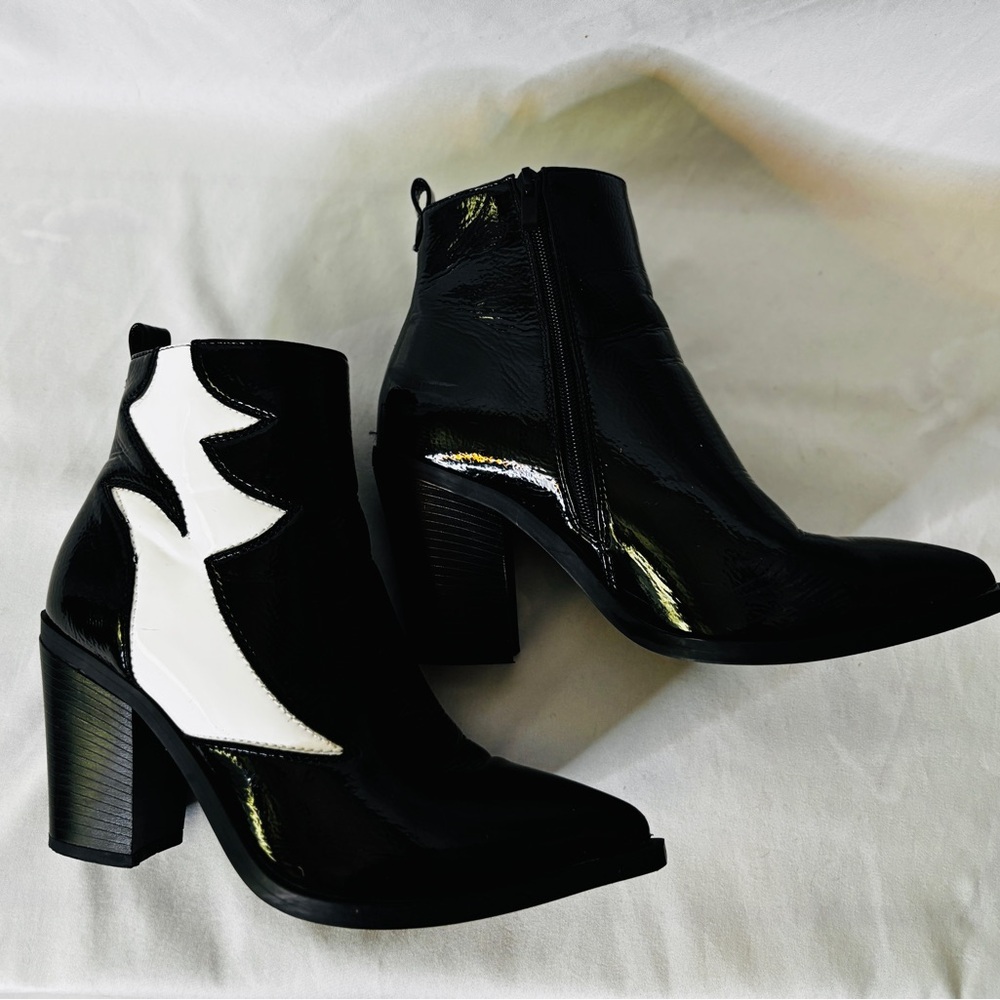 RARE Jeeini of Paris Black and White Patent Leather Heel Ankles Boots 8.5 - Picture 5 of 11